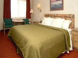 Ramada By Wyndham Motel Yuma