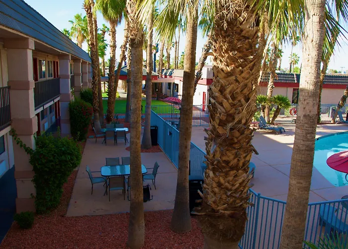 Ramada By Wyndham Motel Yuma