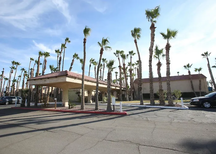 Ramada By Wyndham 2*